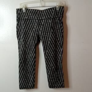Gap fit Women's workout capris. Large  Activewear, Summer Y2K